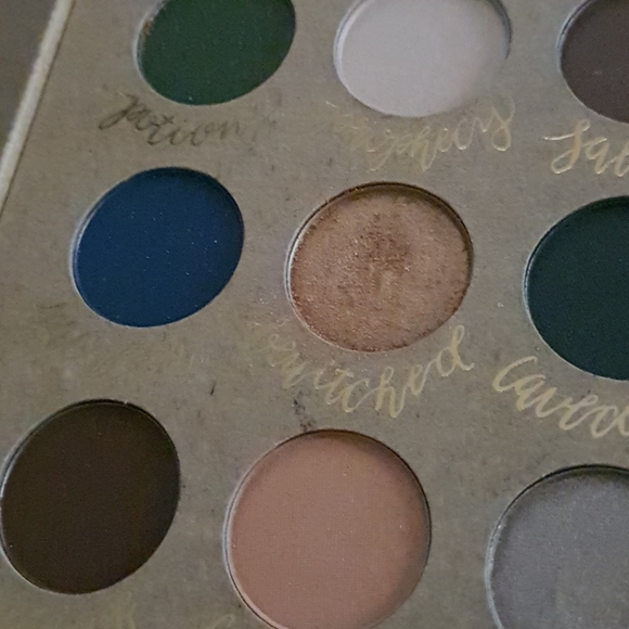 Storybook cosmetics wizardry and witchcraft pallet - Picture 4 of 4